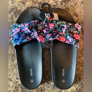 Ardene size 10 slide sandals